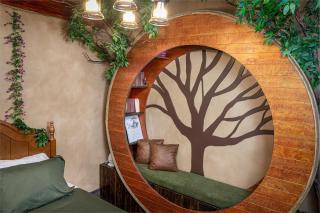Hobbit Haven at Magical Sequoia Shire - Riverfront - 5