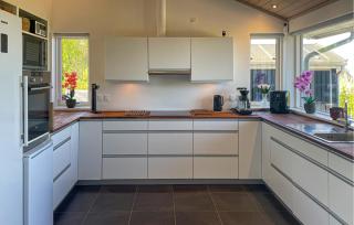 Beautiful Home In Fårevejle With House Sea View - 5