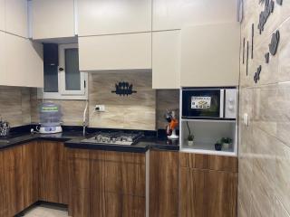 Luxury Hotel Apartment Next to Market & Mall - 1