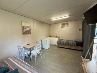 Pinjarra Caravan Park and Cabins - 8