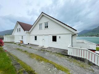 Fjord Apartments - 9