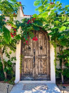 Private House, 1-Min Walk to Beach, Ocean Views - 8