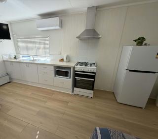 Pinjarra Caravan Park and Cabins - 4