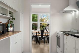 House & Private Studio Room - By Superior Stays - 2