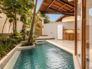Modern 1 BR Villa 800m To Canggu Beach - 3