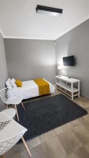 Stay a While Self catering - Close to Greenacres Hospital, free Wi-Fi, and secure parking - 8