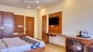 Celebrate Vacation Hotel Near Mall Road - 7