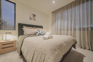 Bright 2 Bedroom Apartment in Central Christchurch - 8