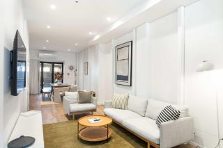 The Hudson 3BR Bright Courtenay Place Townhouse - 9