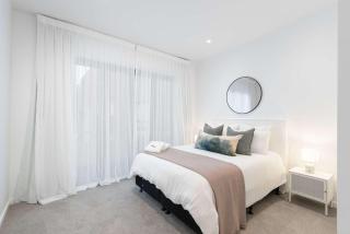 The Hudson 3BR Bright Courtenay Place Townhouse - 1