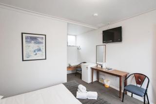 Prince of Wales Hotel Motel - 7