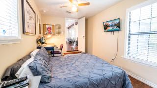 Cozy 3BR Retreat Near The Pearl & Downtown - 6