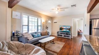 Cozy 3BR Retreat Near The Pearl & Downtown - 8