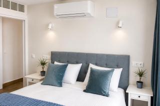 Boutique Coastal Retreat 2BR 2BA AC - 9