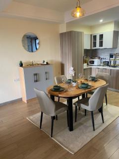 stunning two bedroom apartment with ample parking space , heated swimming pool fully equipped gym and amazing city views - 2