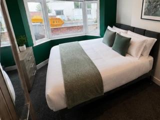 D1 Contractor Stay in Chatham | Workers, Free parking - 4