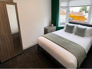 D1 Contractor Stay in Chatham | Workers, Free parking - 3