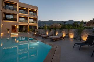 Stella Maria Hotel & Suites - 9
