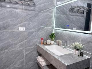 Bi Room - 7