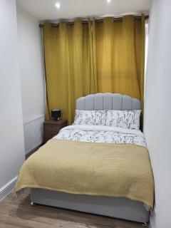 Stylish and Luxurious 4 BR near Leeds City centre - 8
