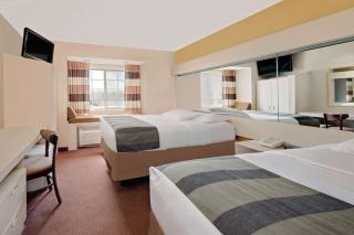 Microtel Inn & Suites by Wyndham Joplin - Joplin - 1