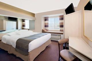 Microtel Inn & Suites by Wyndham Joplin - Joplin - 2