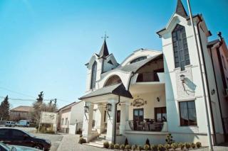 Hotel and Restaurant Velure - Mukacheve - 8