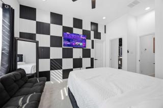 Melanin Luxe GroupStay Mins to Downtown NRG Sleeps 14 - 7