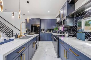 Melanin Luxe GroupStay Mins to Downtown NRG Sleeps 14 - 1