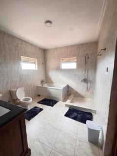 Akright 4 bedroom Family Home - 9