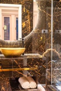 VIP Jacuzzi Suites - 7