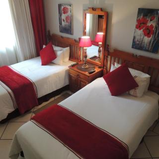 Rita's Guesthouse CC - Vryheid - 5