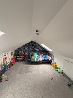 Coastal Family Haven 4 Bed with Stunning Sea Views - 9