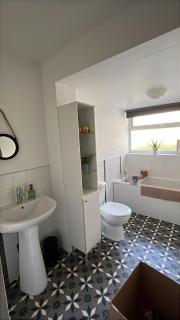Coastal Family Haven 4 Bed with Stunning Sea Views - 6