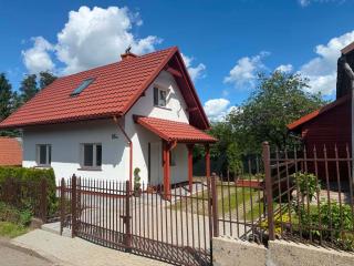 Zaciszny Zakątek - domek wakacyjny z widokiem na jezioro - 9