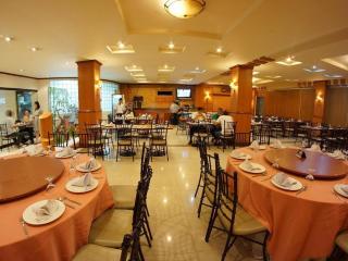 Grand Astoria Hotel - 7