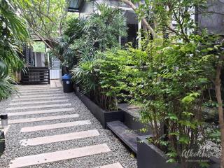 At Koh Larn Resort -  - 2