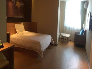 IU Hotel Xuzhou Fengxian Liubang Plaza - 3