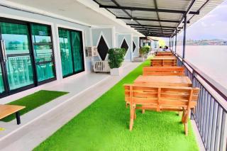 Chaiyai River Front Hotel - 0