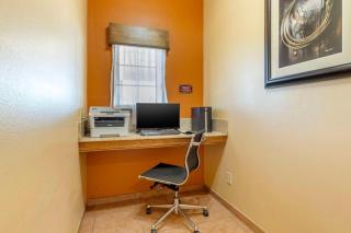 Best Western Windwood Inn & Suites - 1