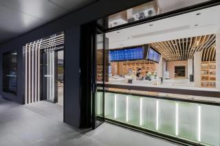 SKYBIRD Hotel - 1