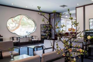 Fragrant Hill Hotel - 3