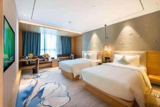 Zhuhai Golden Leaf Wuzhou Crown Hotel - 1