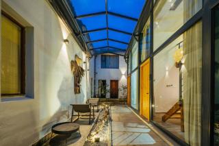 Floral Hotel Zerunju Light Luxury Guesthouse - 7