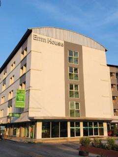Emm House - 9