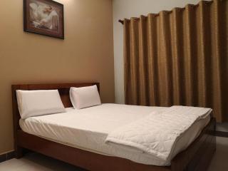 Ha Bao Chau Hotel - 1