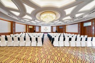Palace Hotels (Chongqing Nanbin Road Holy Land Hot Spring Branch) 朗丽兹酒店（重庆南滨路圣地温泉店） - 1