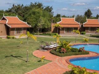 Romduol Island Chalet - 2