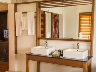 Romduol Island Chalet - 1