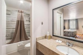 Motel 6 Dallas, TX - 1